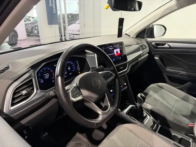 Volkswagen T-Roc view 8