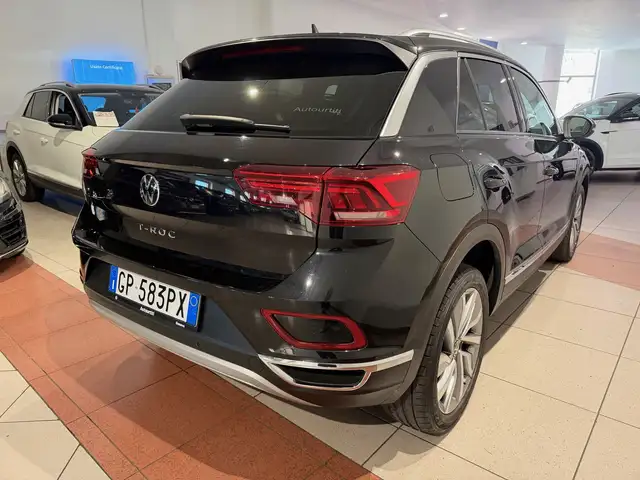 Volkswagen T-Roc view 5
