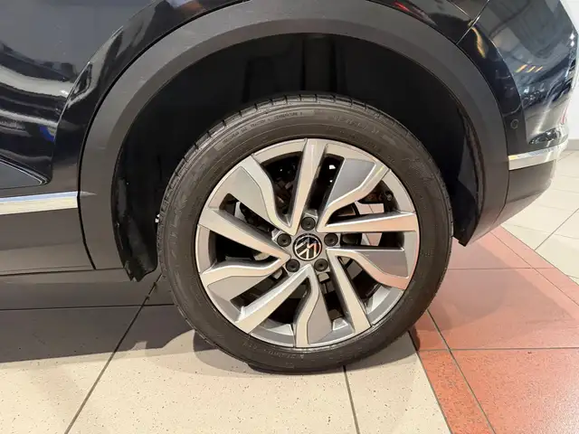 Volkswagen T-Roc view 13