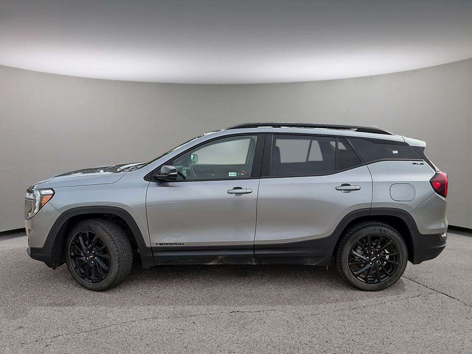 2023 GMC Terrain SLE: AWD/APPLE CARPLAY/BACK UP CAMERA/CLEAN CARFAX — снимка 1