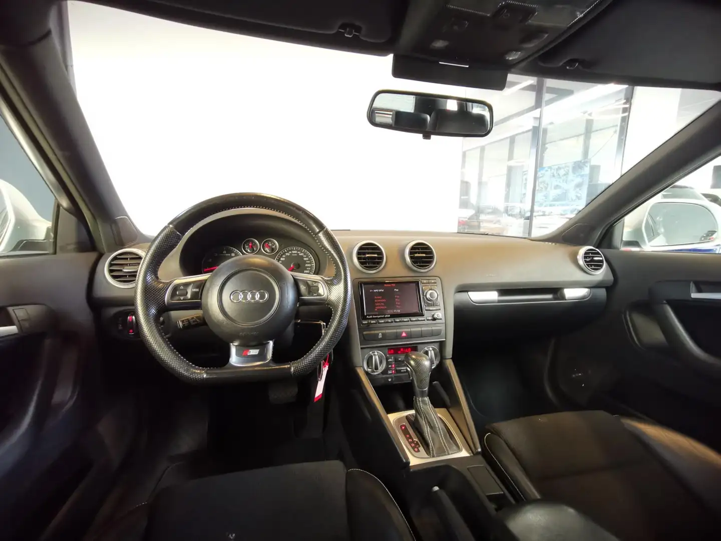 Audi A3 Sportback 2.0 TFSI quattro S-edition | AUT | NAVI| Grijs - 2
