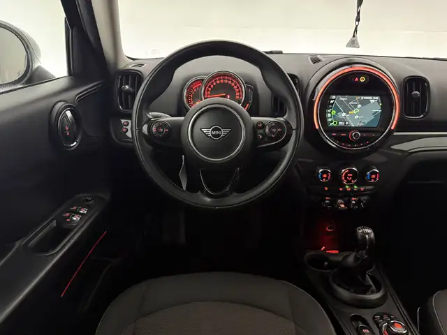MINI Countryman view 13