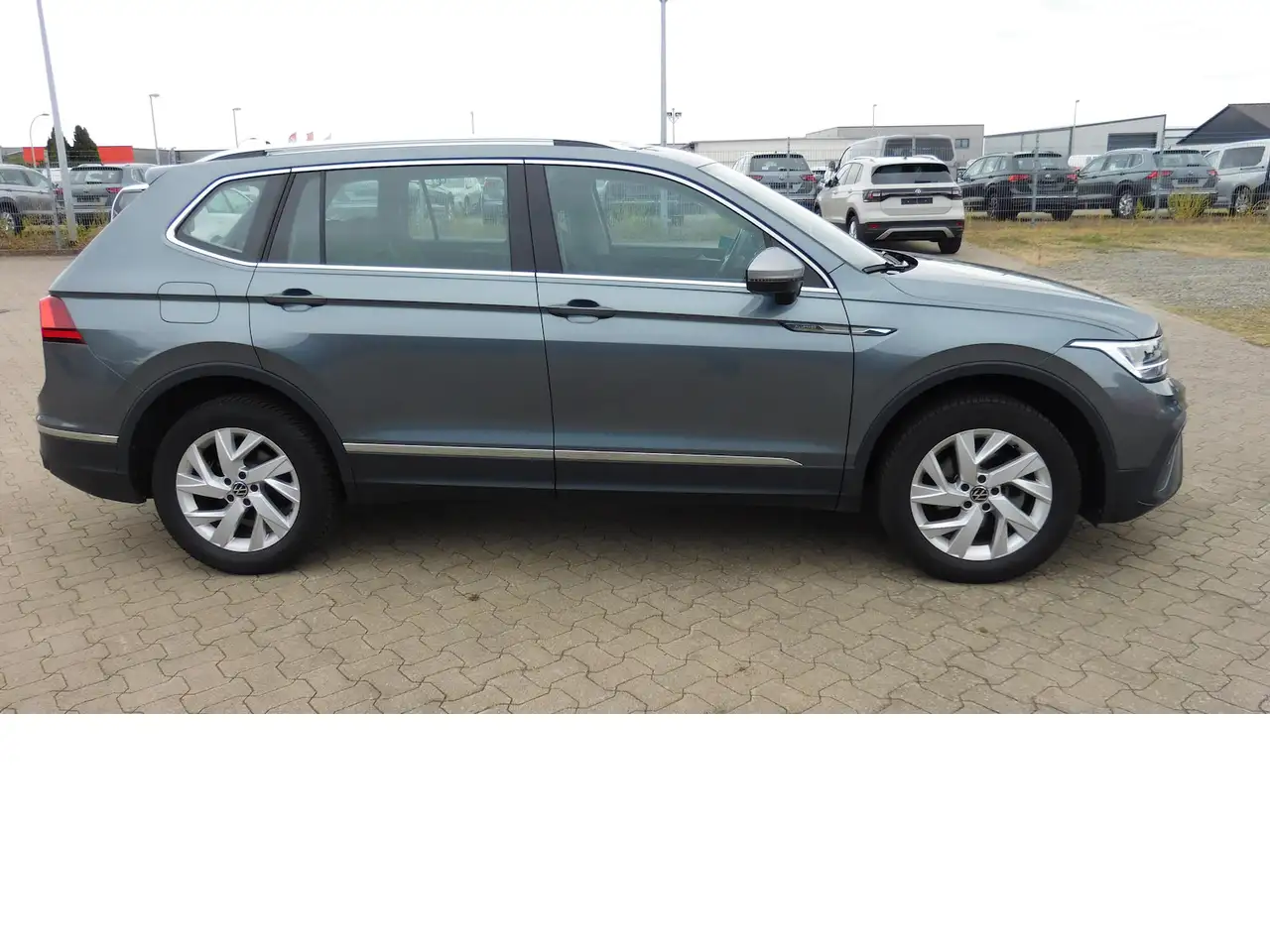 Volkswagen Tiguan Allspace 1.5 TSI Life 7 Sitze Navi DSG, миниатюра 2