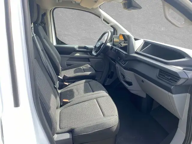 Ford Transit Custom view 3