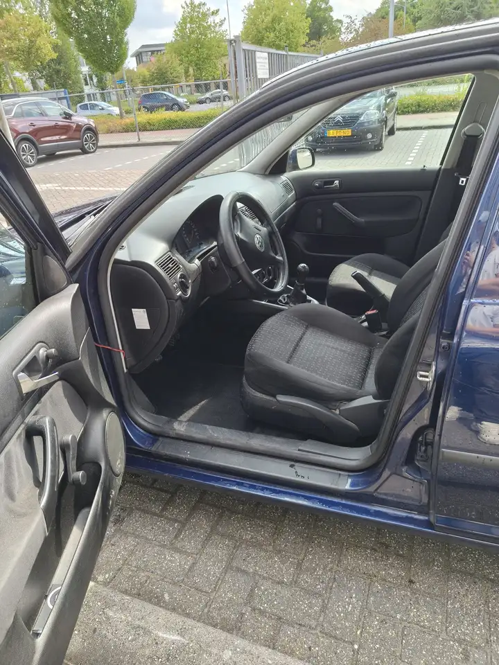 Volkswagen Golf 1.6-16V Trendline, foto 5