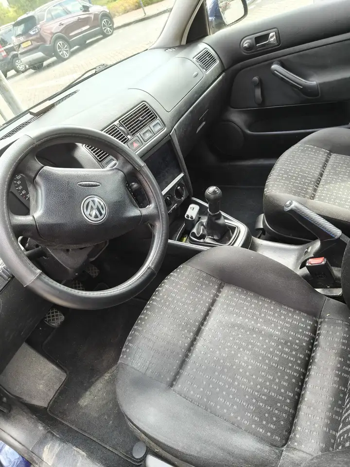 Volkswagen Golf 1.6-16V Trendline, foto 6