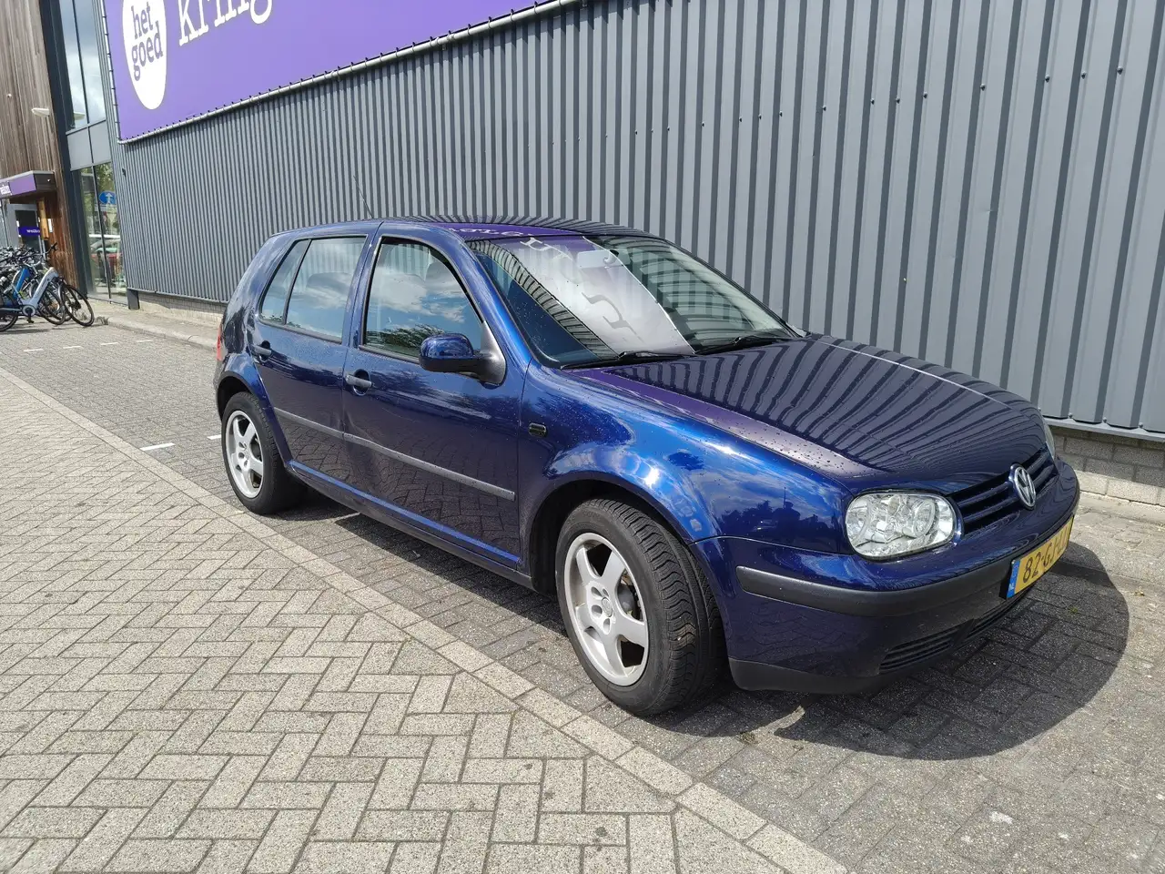 Volkswagen Golf 1.6-16V Trendline, foto 1