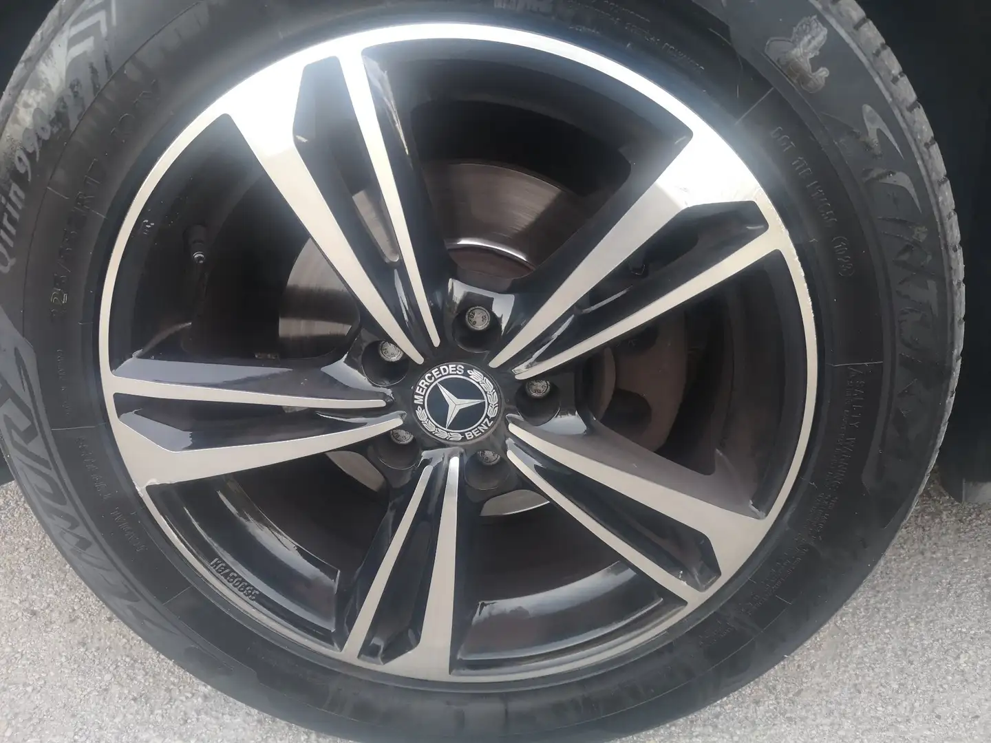 Mercedes-Benz 220 executive compact - 2