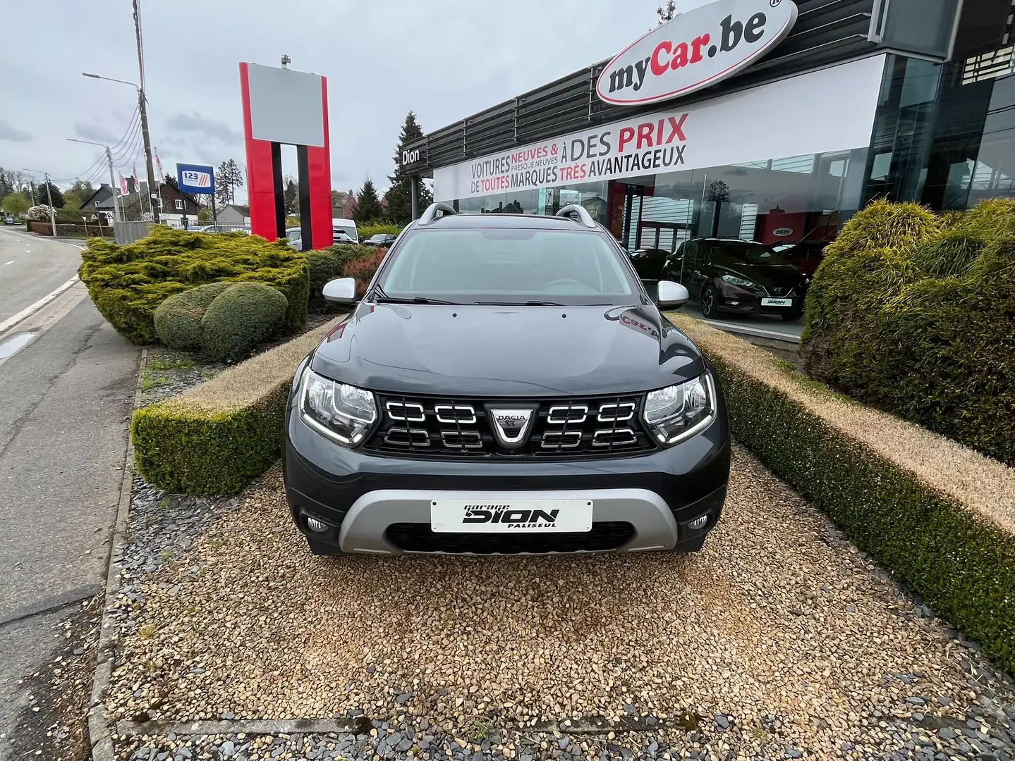 Dacia Duster 1.5 dCi Prestige Grijs - 2