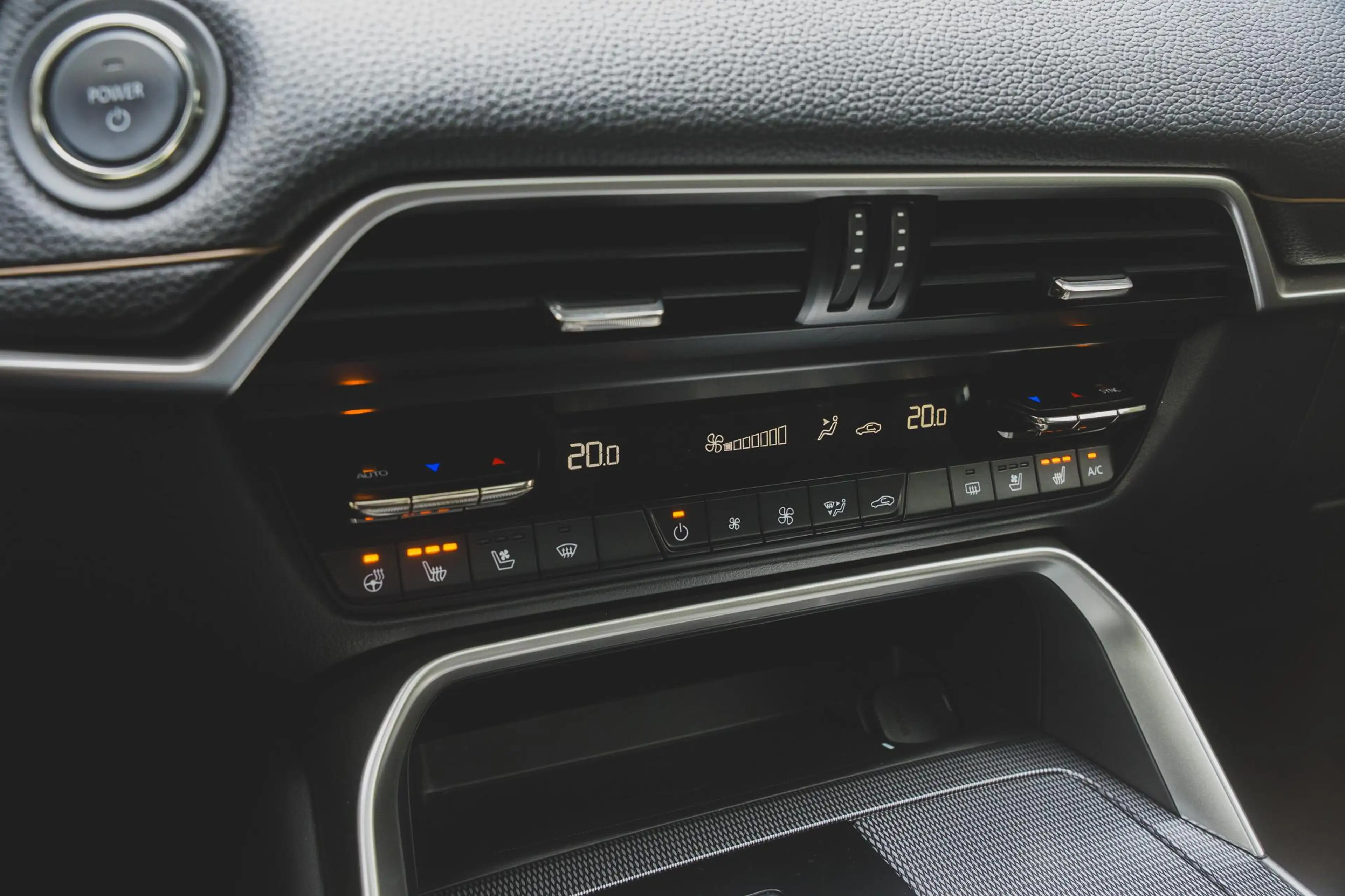 Mazda CX-60 2.5 e-SkyActiv PHEV Homura Plus TREKHAAK | PANO | — photo 36