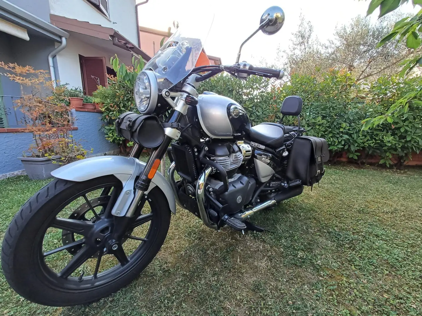 Royal Enfield Super Meteor 650 Argento - 2