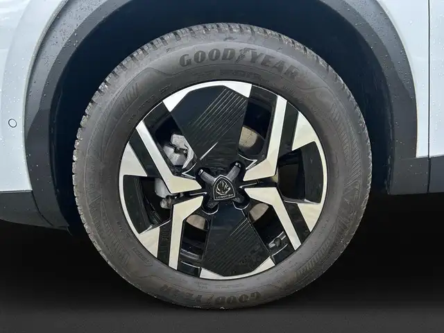 Peugeot 2008 view 9
