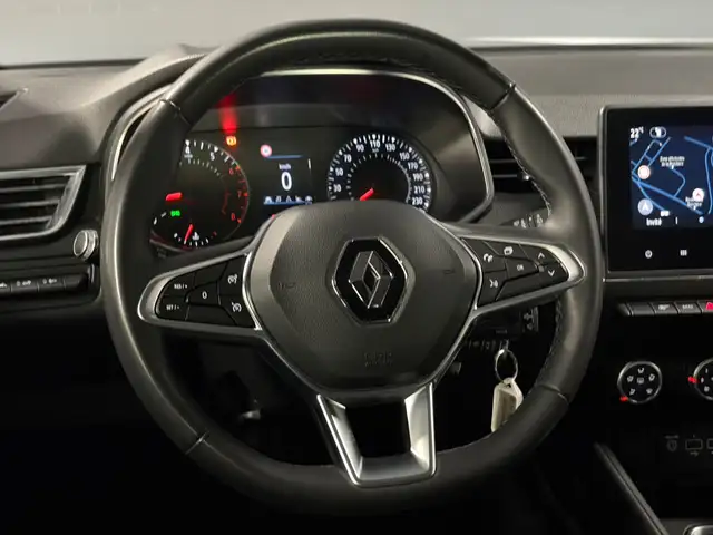 Renault Clio view 9