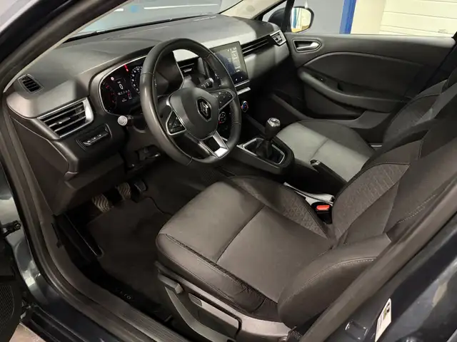 Renault Clio view 3