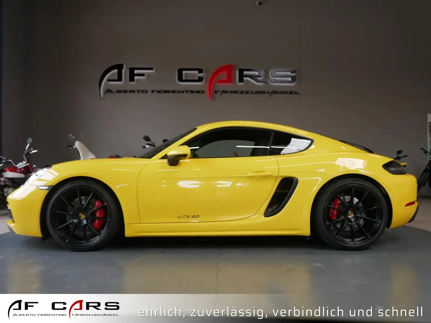 Porsche 718 Cayman GTS 4.0 PCM Approved Sportabgas Top Jaune - 2