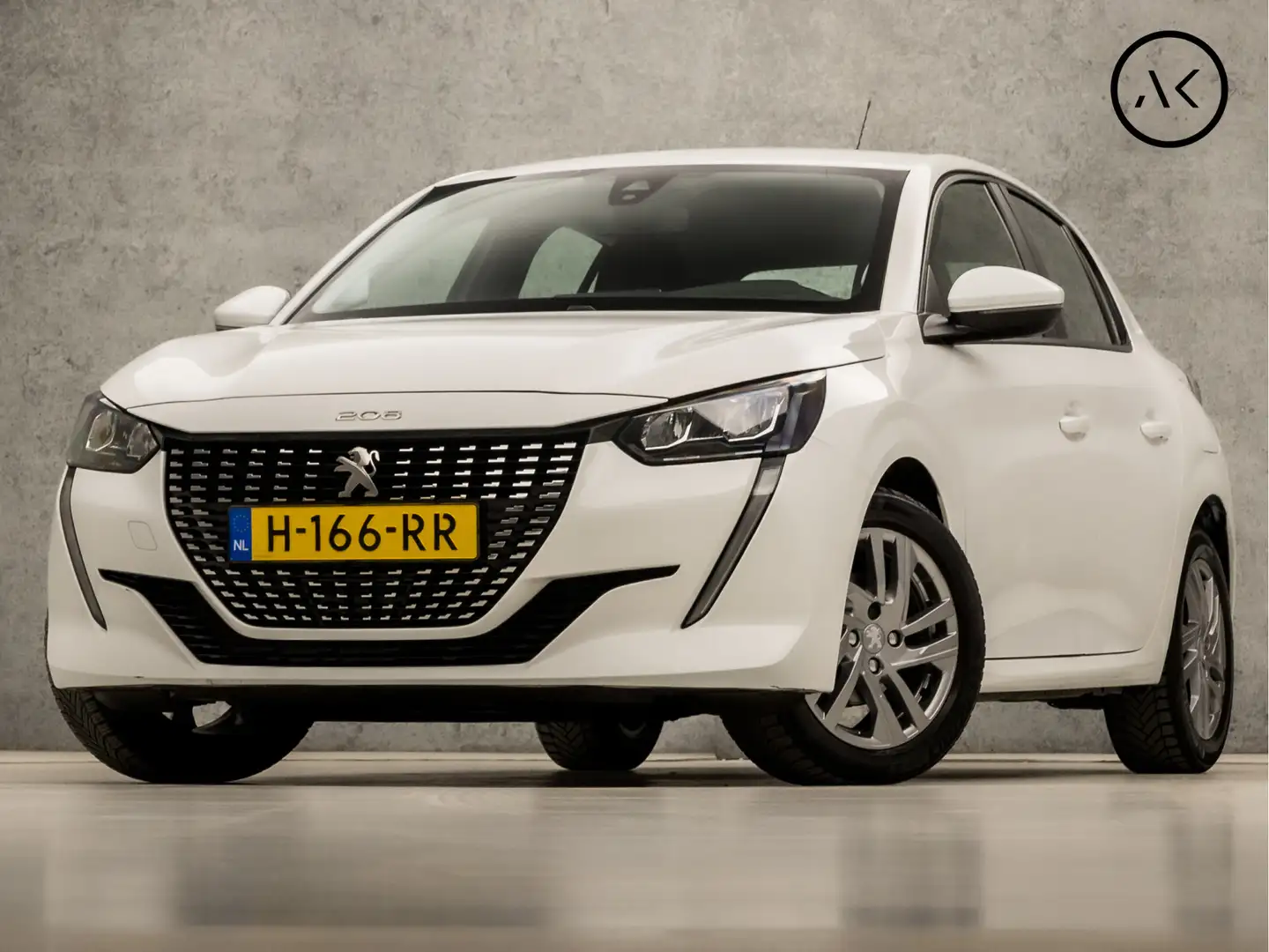 Peugeot 208 1.2 PureTech Sport (APPLE CARPLAY, GROOT NAVI, 360 Wit - 1