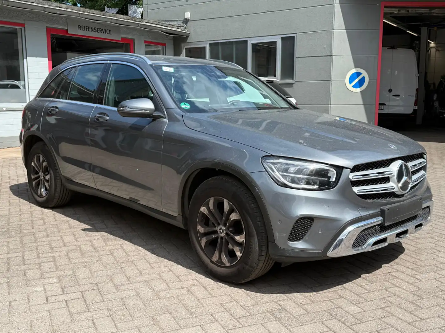 Mercedes-Benz GLC 220 d 9G 4Matic LED+NAV+KAM+ACC+SHZ+PARK+DAB Gris - 1