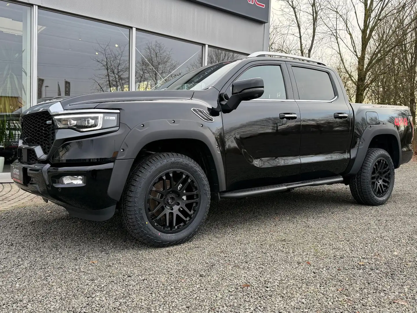 Foton 4 ULTRA 2.0 VTG-Turbo MHEV Schwarz - 2