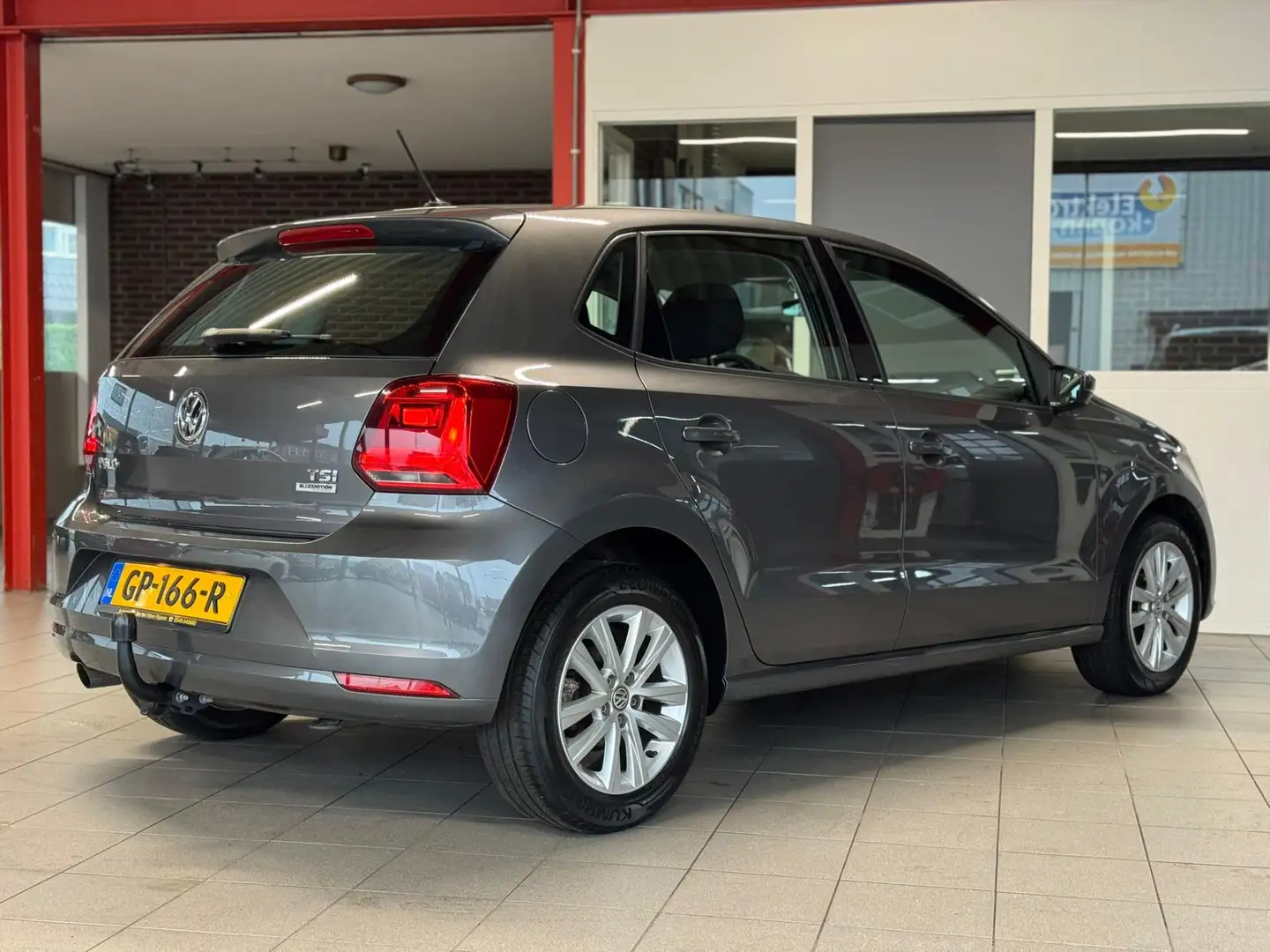 Volkswagen Polo 1.2 TSI Highline*Automaat*DSG*Trekhaak*Stoelverwar Grijs - 2