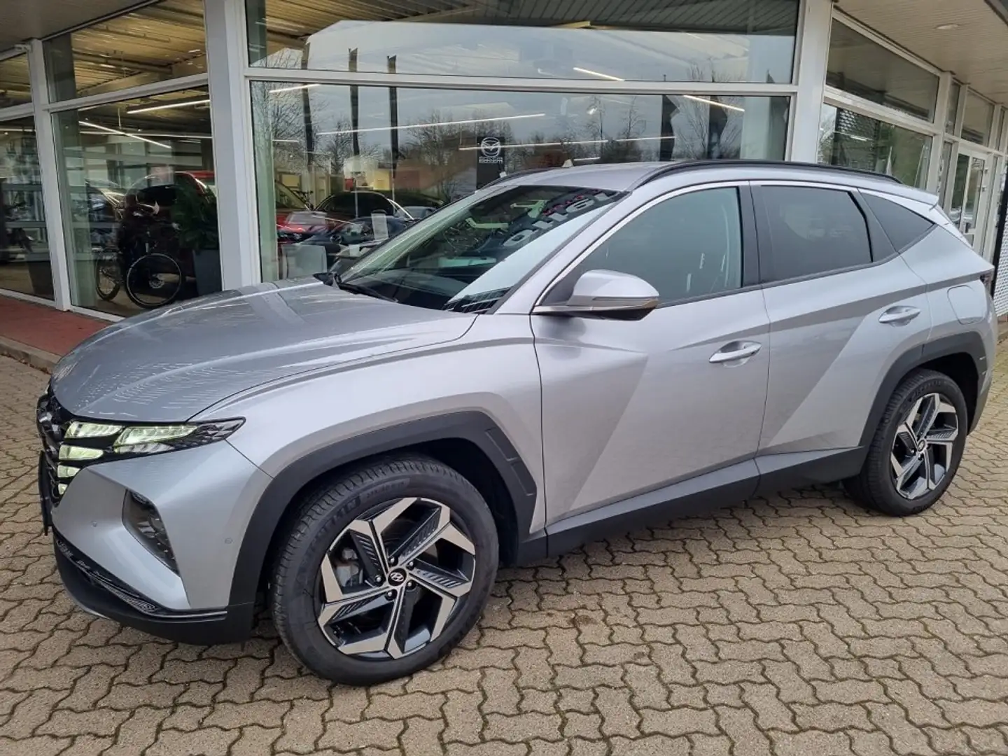 Hyundai TUCSON Plug-in 265PS 4WD PRIME-Paket HDA, Assist.-Paket + Silber - 2