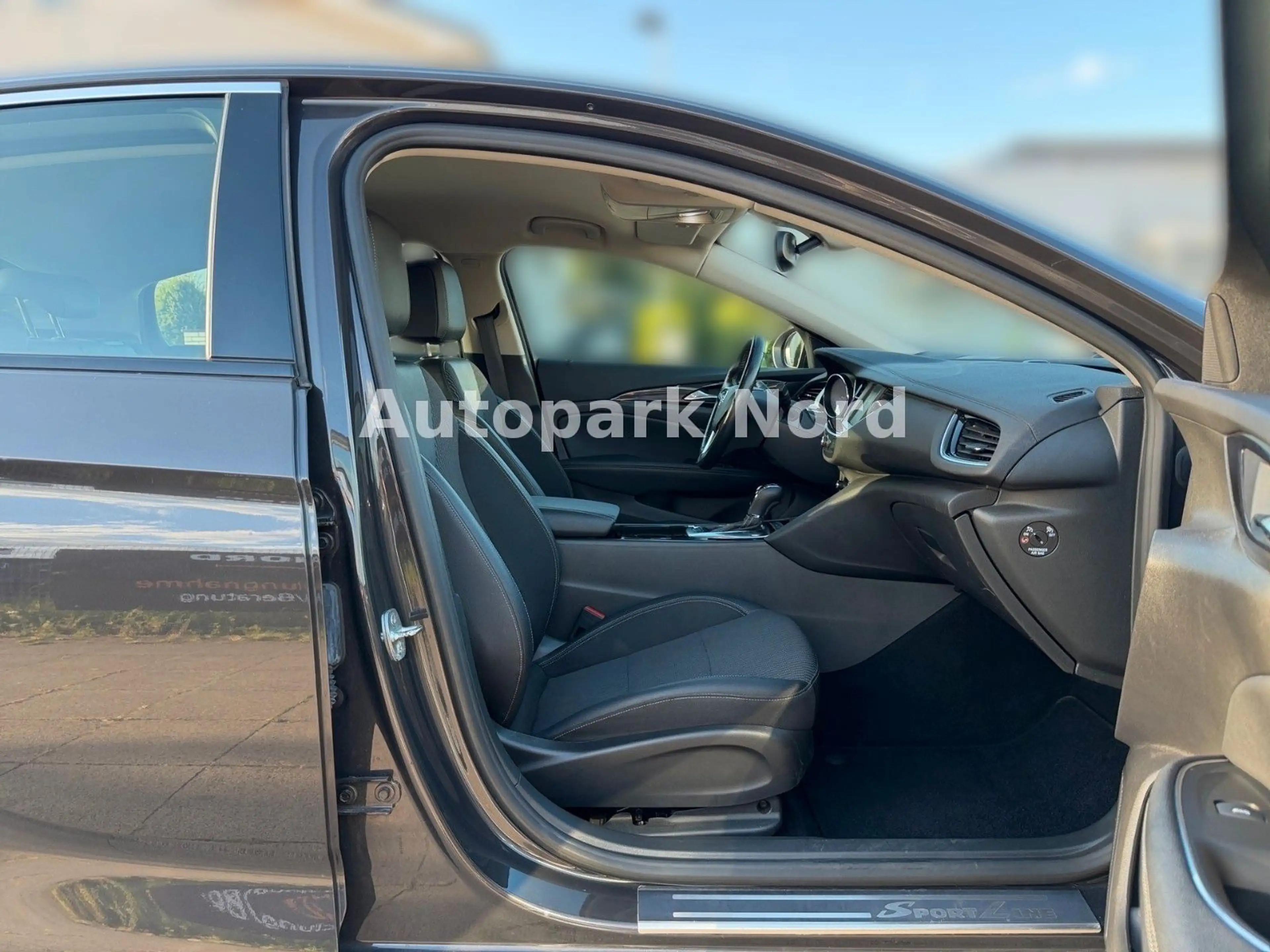 Opel Insignia 2.0D Aut. 128kW Elegance GS/1.HAND/LED — photo 11