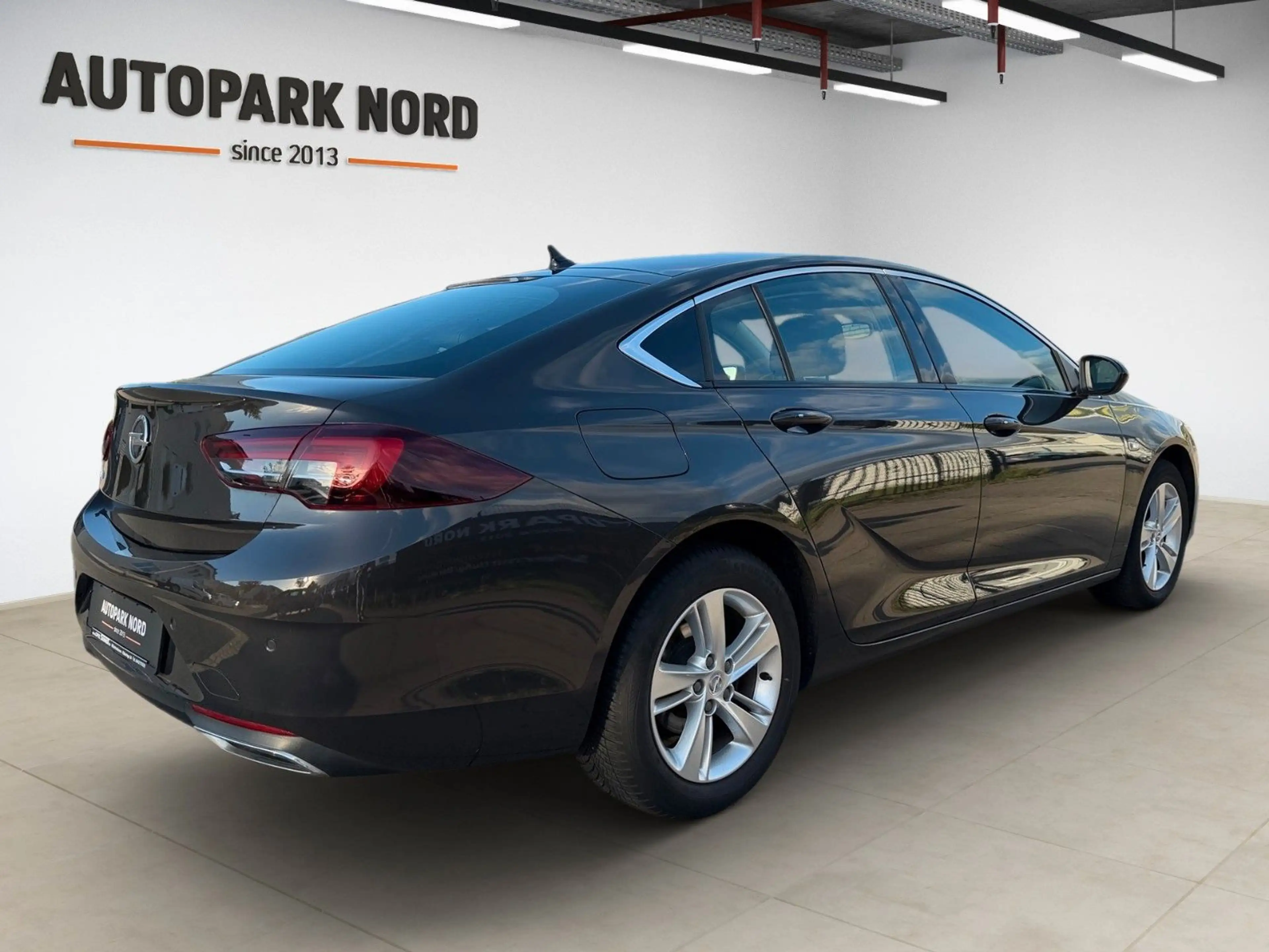 Opel Insignia 2.0D Aut. 128kW Elegance GS/1.HAND/LED — photo 4