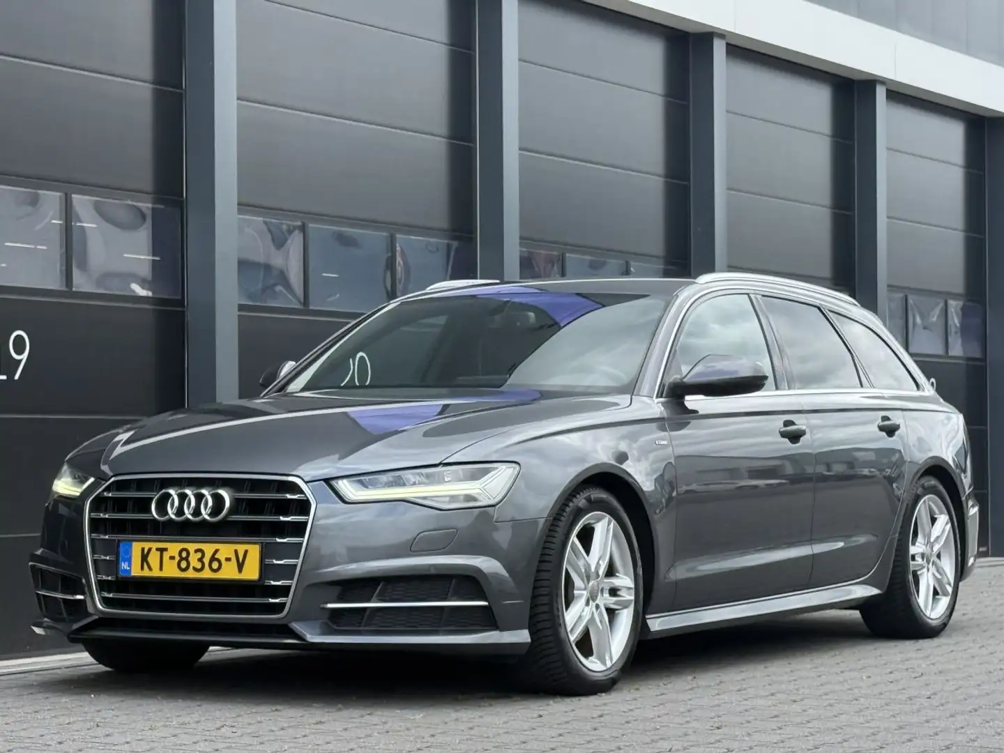 Audi A6 avant 2.0 TDI Ultra Lease Edition Grijs - 1