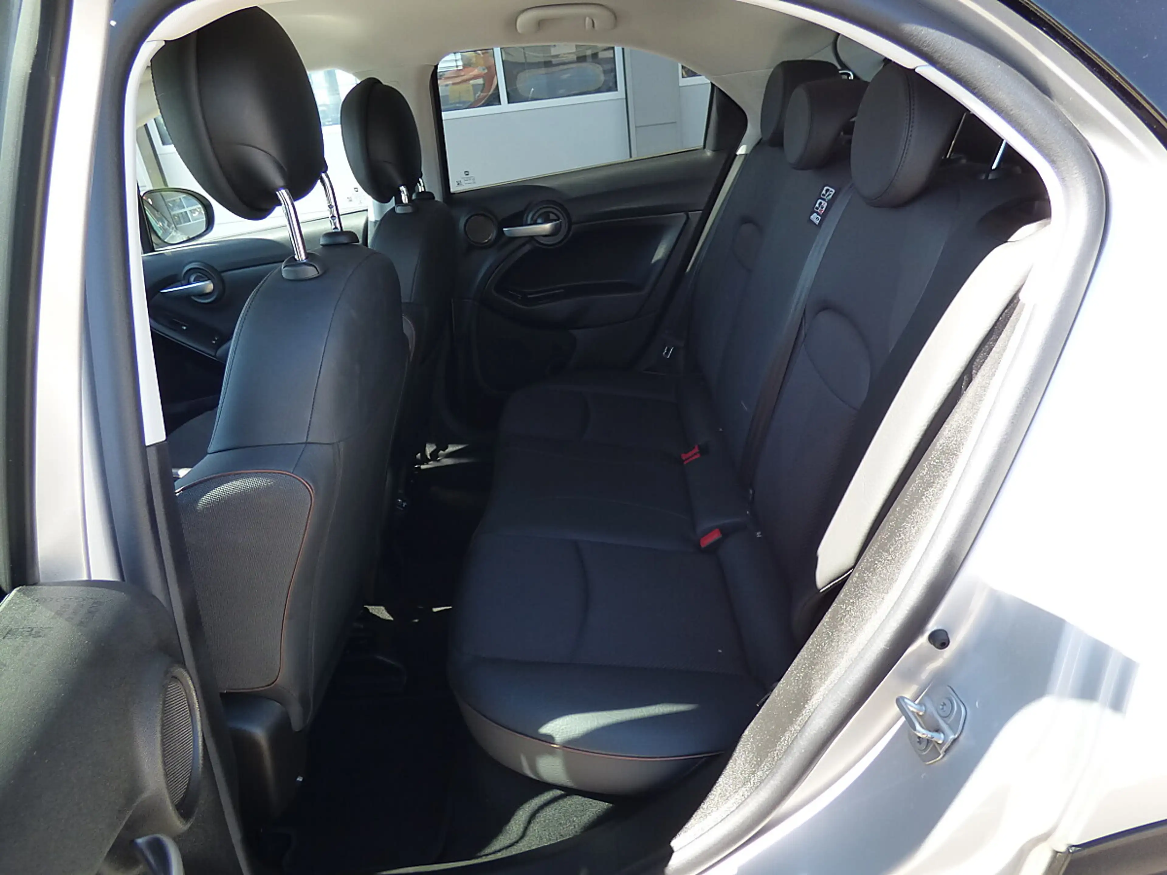 Fiat 500X 1,6 MultiJet 120 SCR 120th 8-fach — photo 5