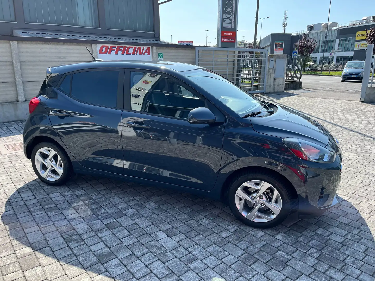 Hyundai i10 i10 III 2020 1.0 mpi Tech Connect Pack Ok Neop.t Grijs - 2