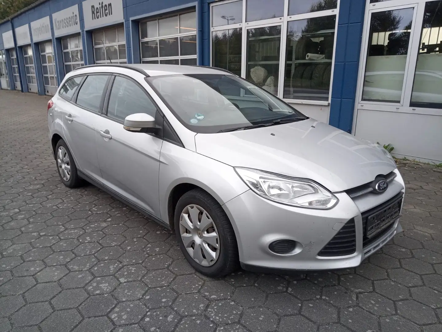 Ford Focus Turnier 1,6 Trend/HU neu Argent - 1