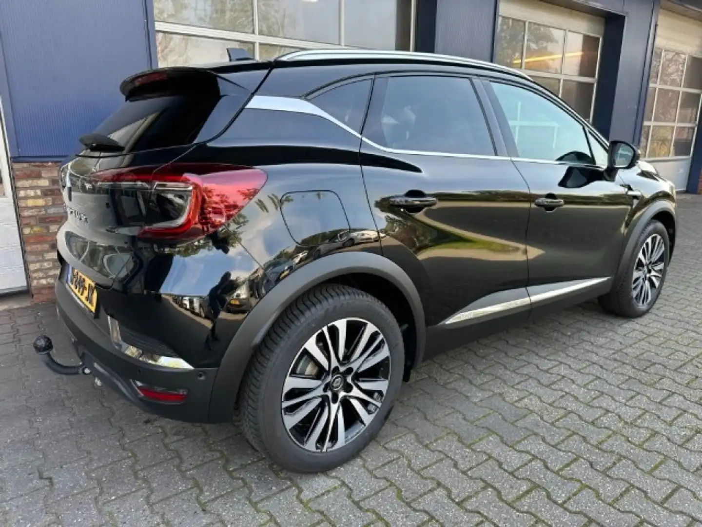 Renault Captur 1.3 TCE INIT. PARIS.   LEER. 360 CAMERA.  TREKHAAK Noir - 2