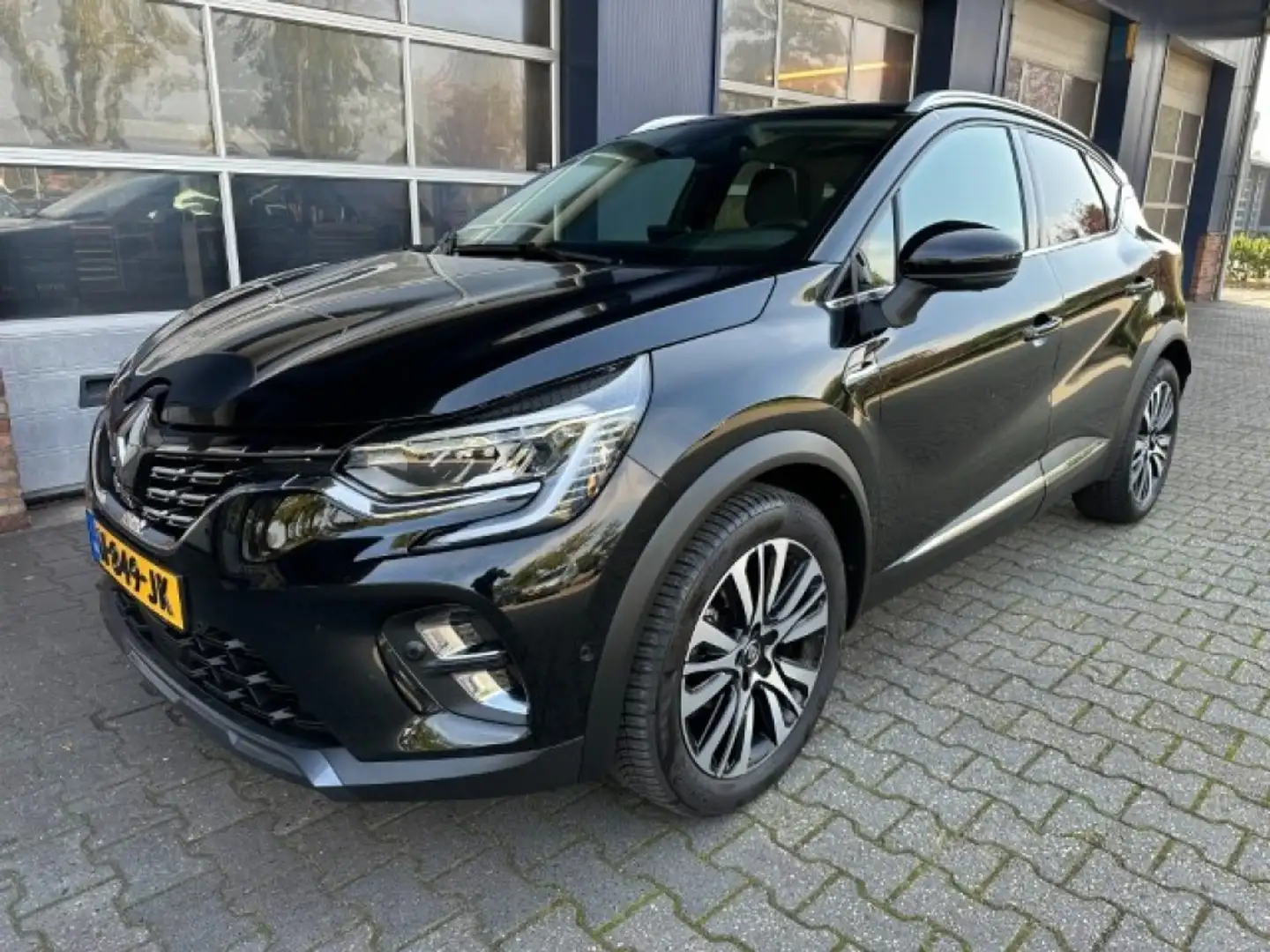 Renault Captur 1.3 TCE INIT. PARIS.   LEER. 360 CAMERA.  TREKHAAK Noir - 1
