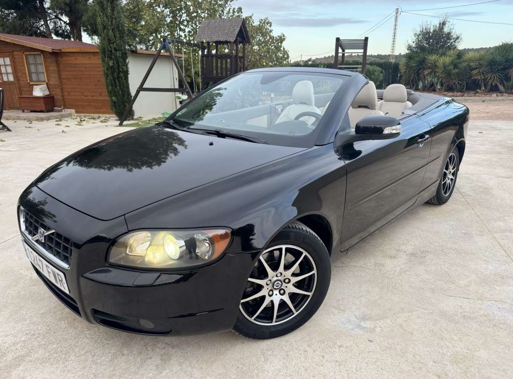 Volvo C70 2.0D Summum - foto 1