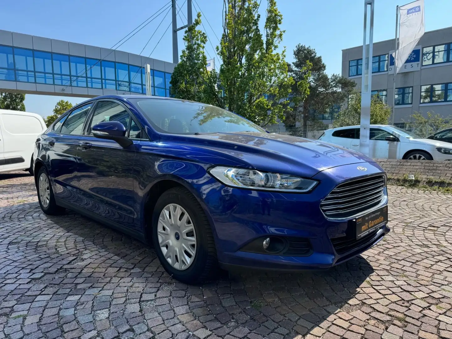 Ford Mondeo Lim. 2.0 TDCI Automatik Navi PDC Blauw - 1