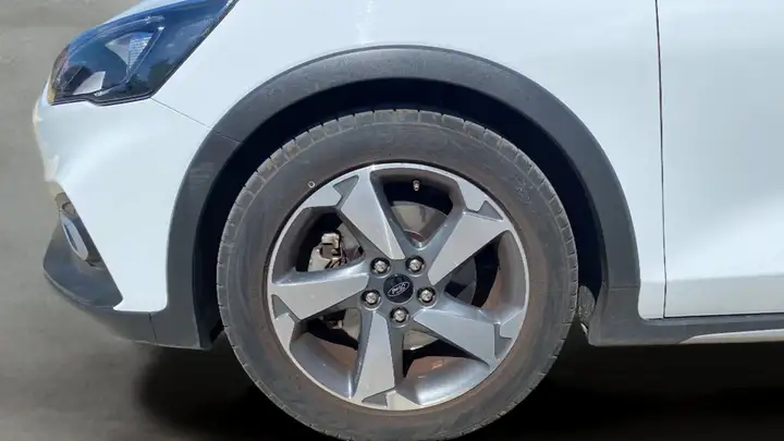 Ford Focus 2019, foto 16