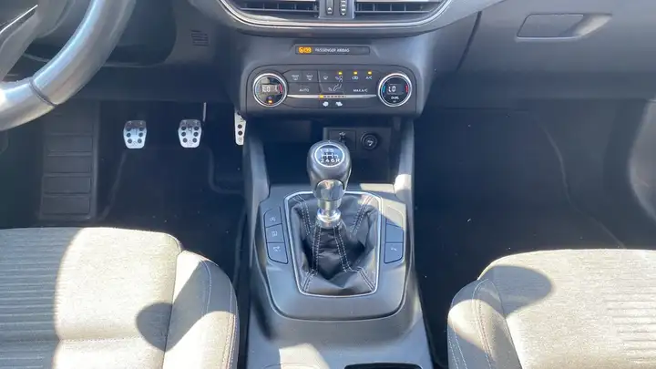 Ford Focus 2019, foto 10