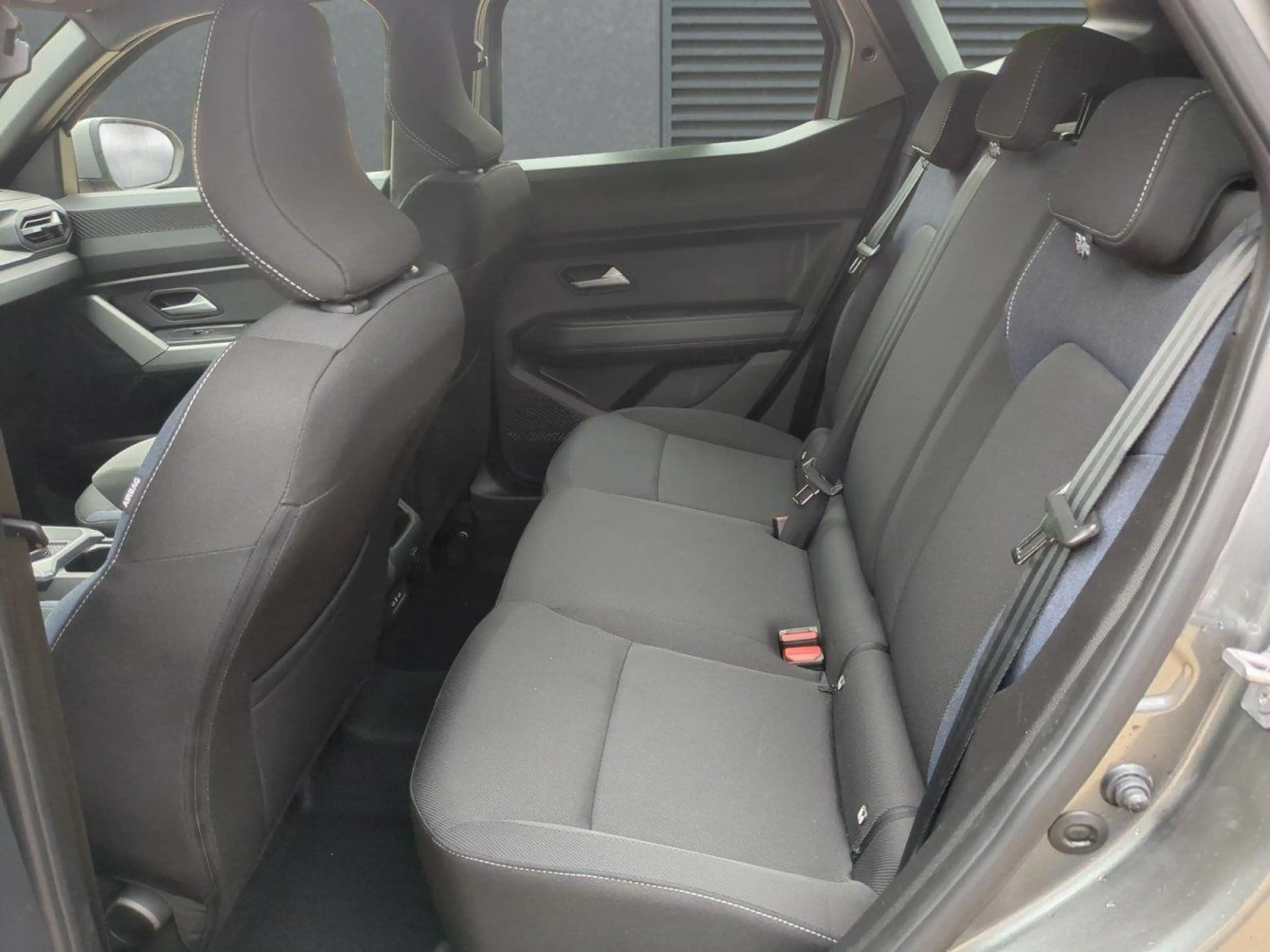 Dacia Duster Expression SHZ+LKHZ+GJR hybrid-G 150 EDC 4x4 11... — photo 6