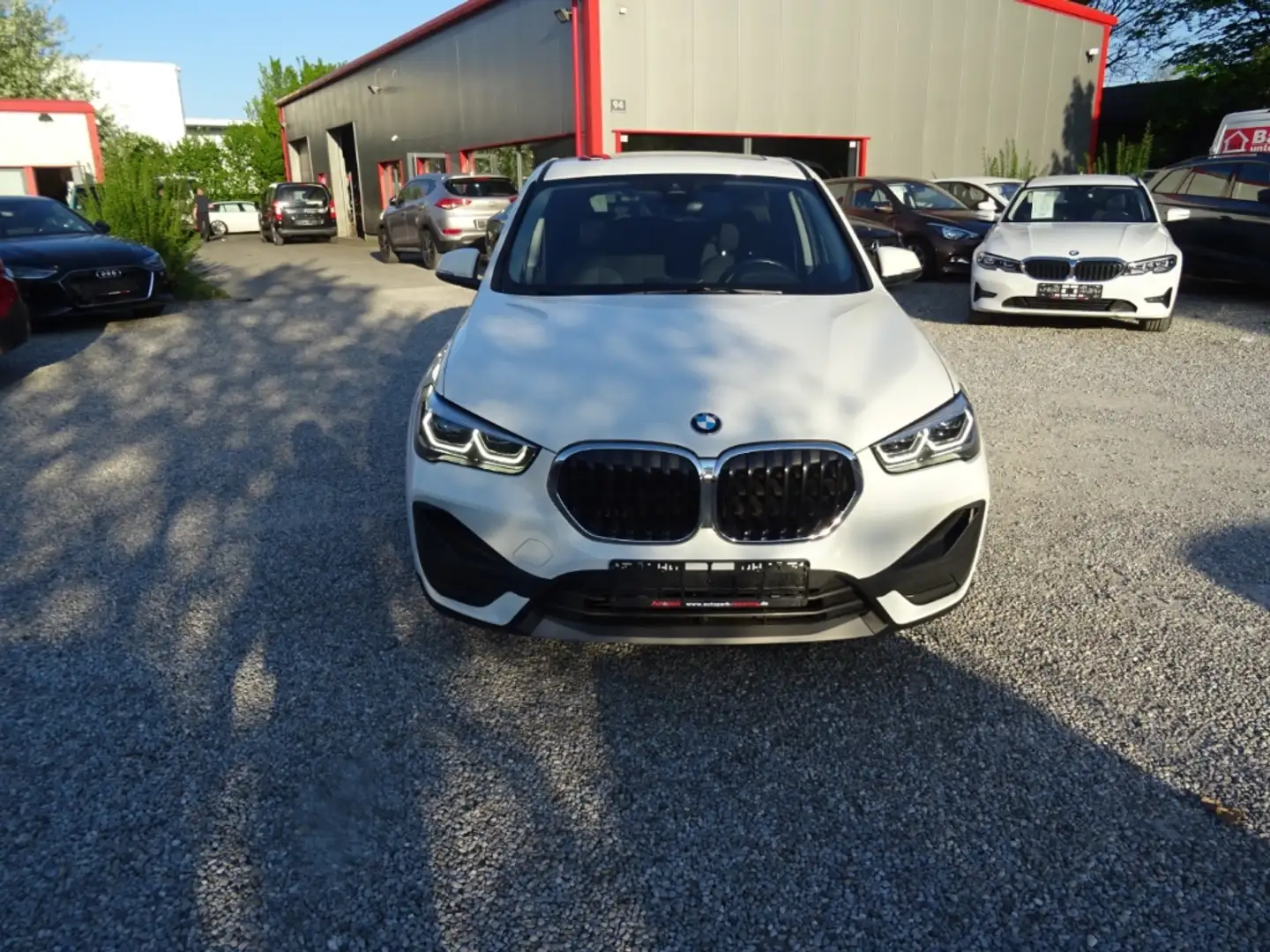 BMW X1 xDrive 20 d Advantage EU6d Navi LED Weiß - 2