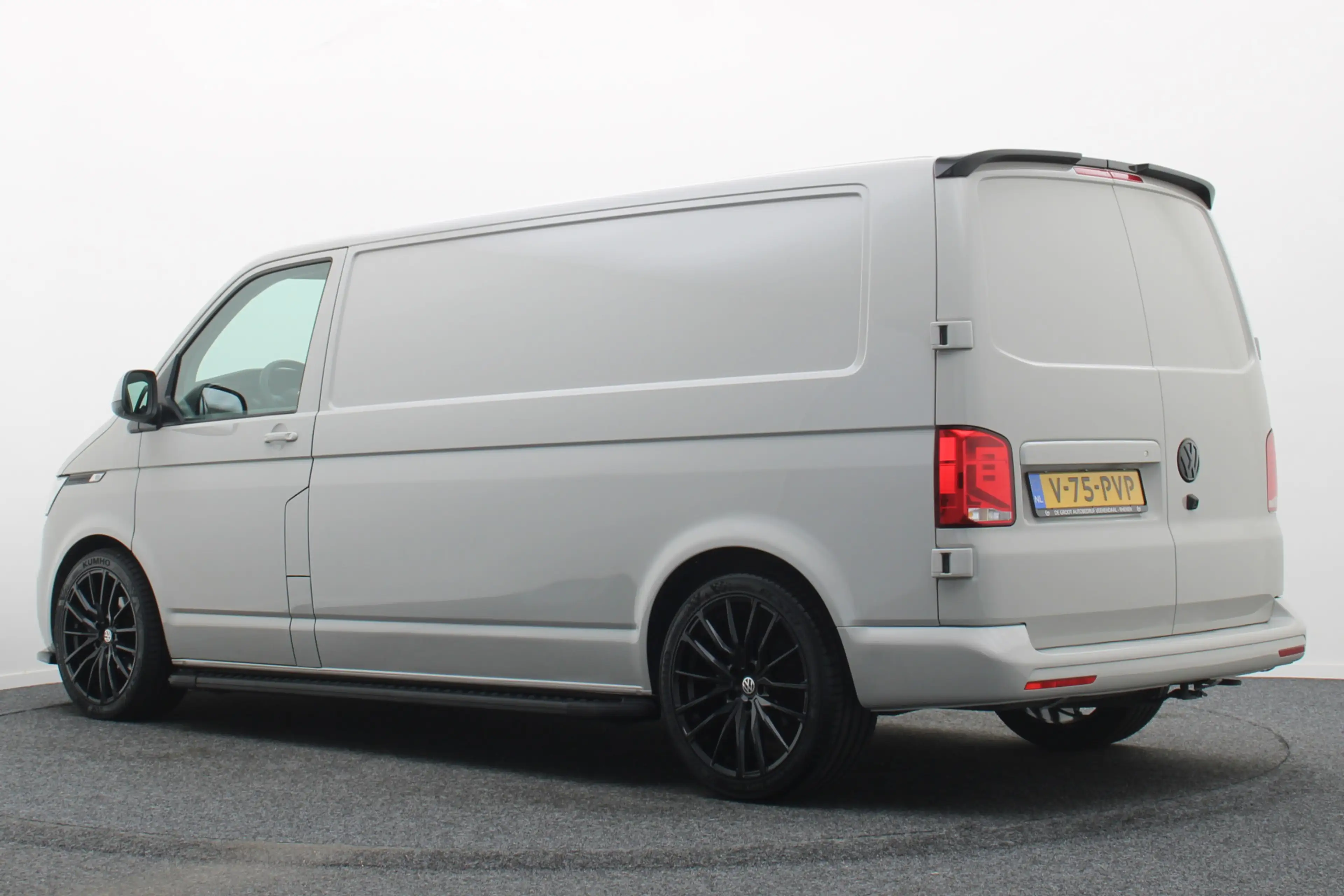 Volkswagen T6.1 Transporter 2.0 TDI DSG L2H1 — photo 3