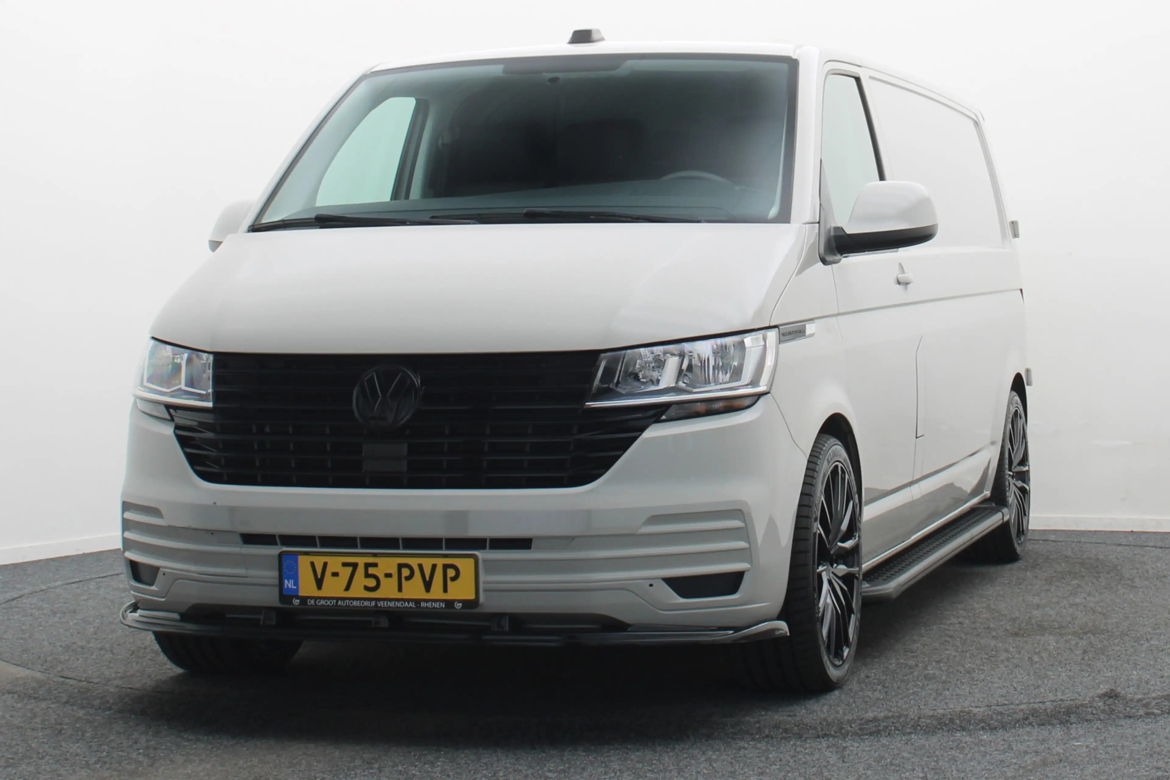 Volkswagen T6.1 Transporter 2.0 TDI DSG L2H1 — photo 22