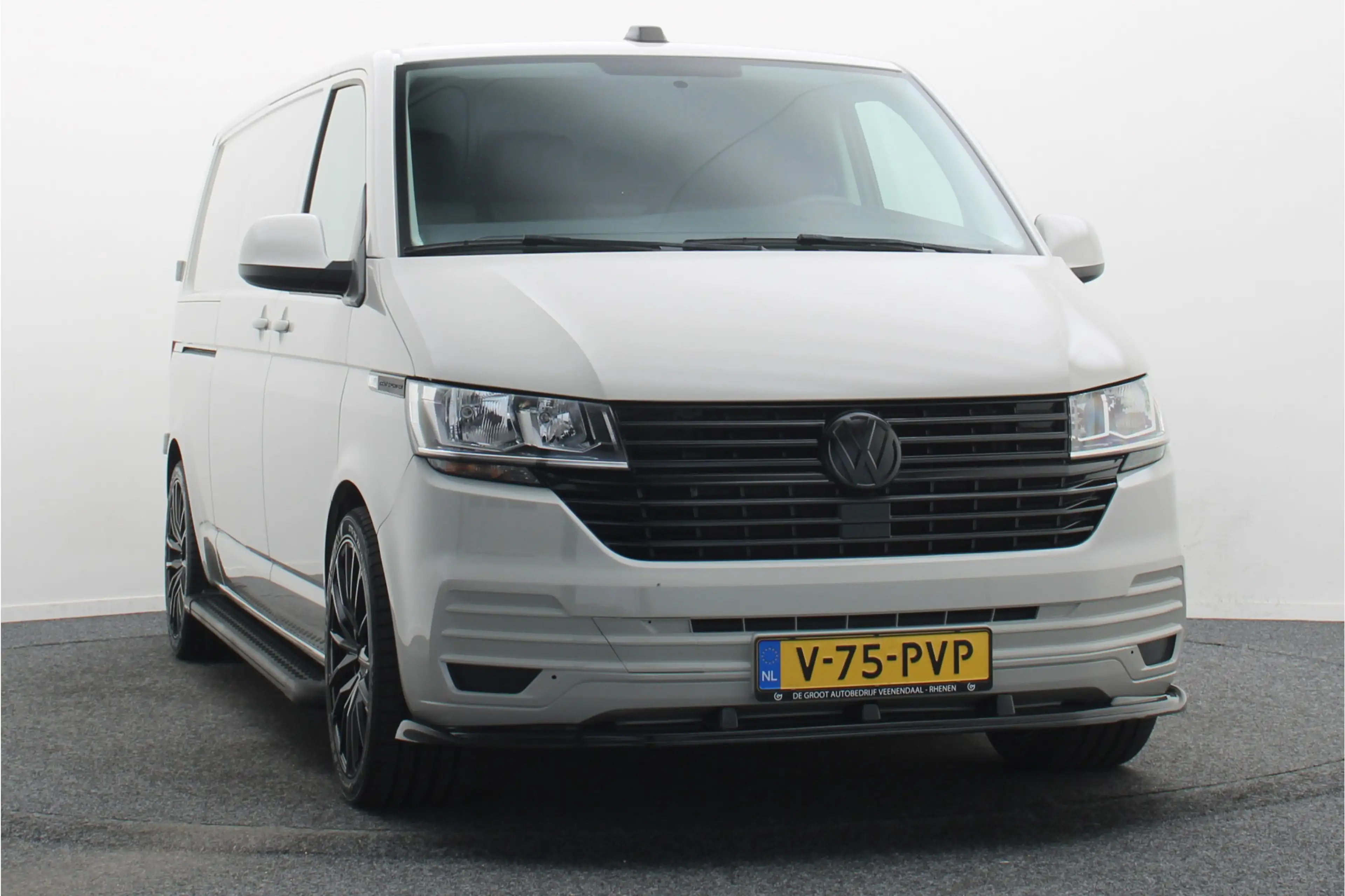 Volkswagen T6.1 Transporter 2.0 TDI DSG L2H1 — photo 21