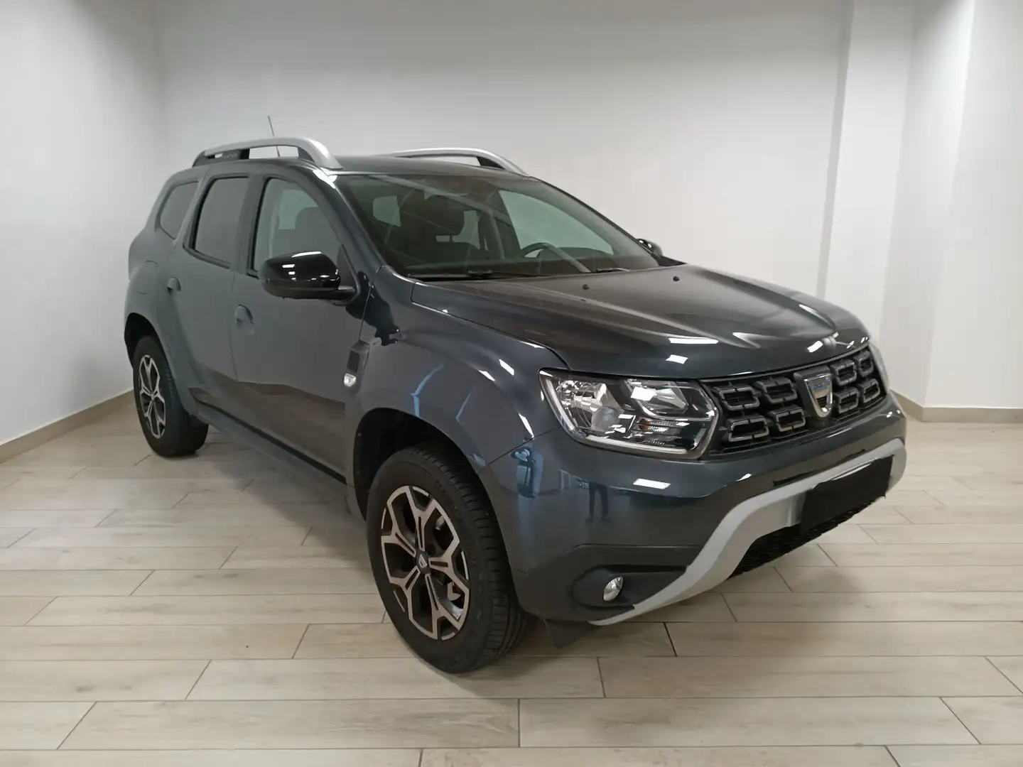 Dacia Duster 2ª serie 1.0 TCe 100 CV ECO-G 4x2 15th Anniversary Grigio - 1
