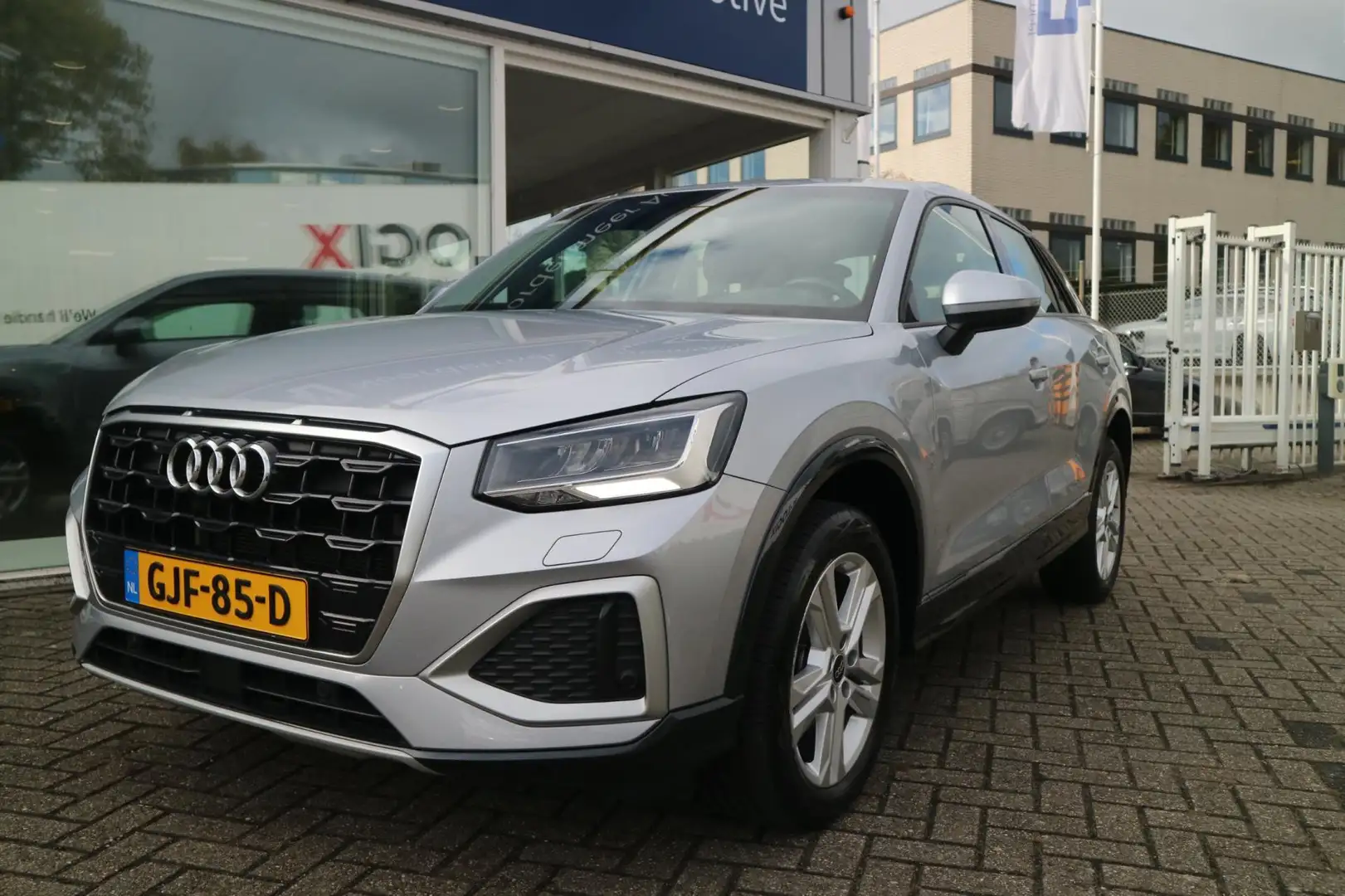 Audi Q2 35 TFSI Advanced edition / carplay /camera / stoel Gris - 1