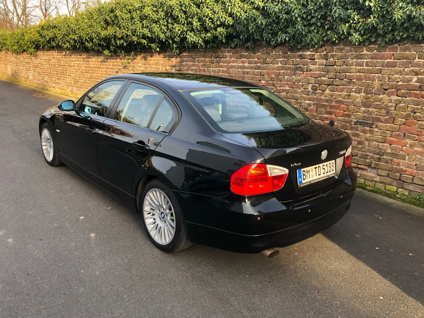 BMW 318 318i E90 Schwarz - 2