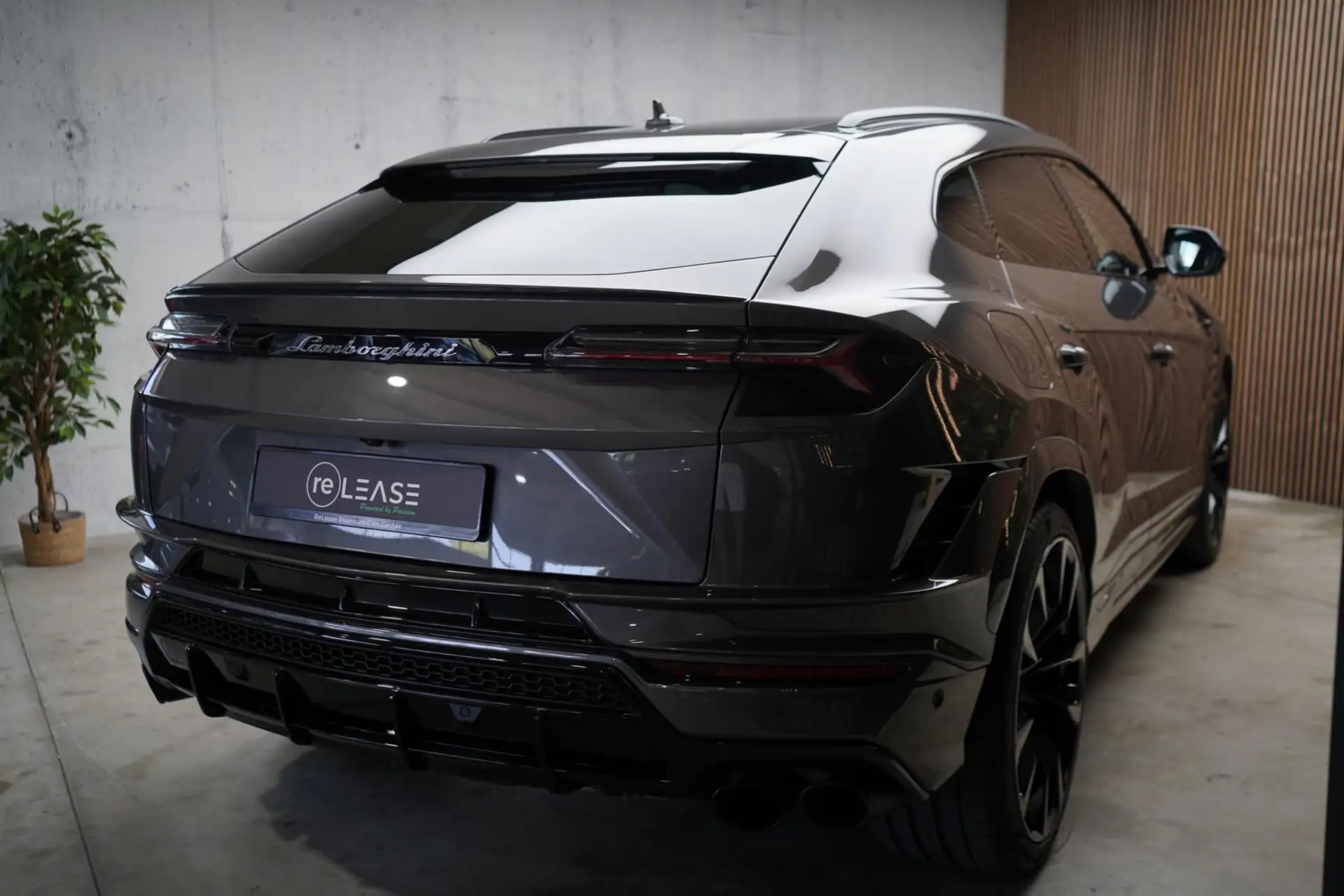 람보르기니 우루스 2023 건메탈 사진 6