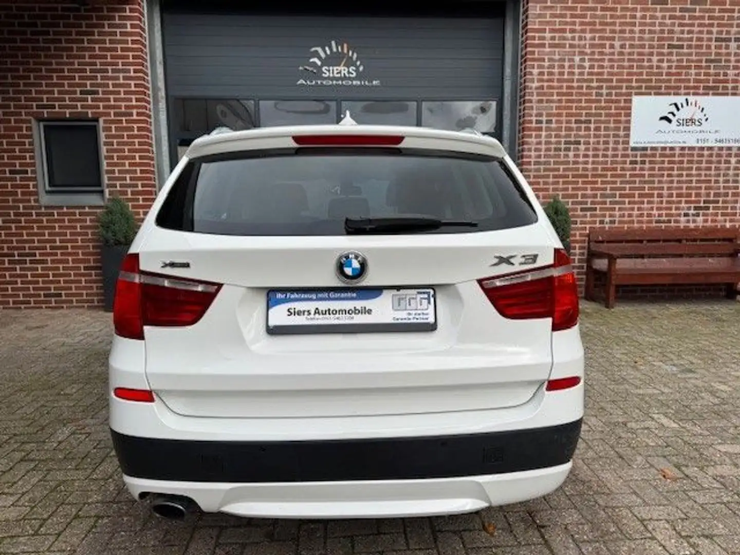 BMW X3 xDrive20i AUTOM,NAVI,AHK,XENON, 1.HAND Blanc - 2