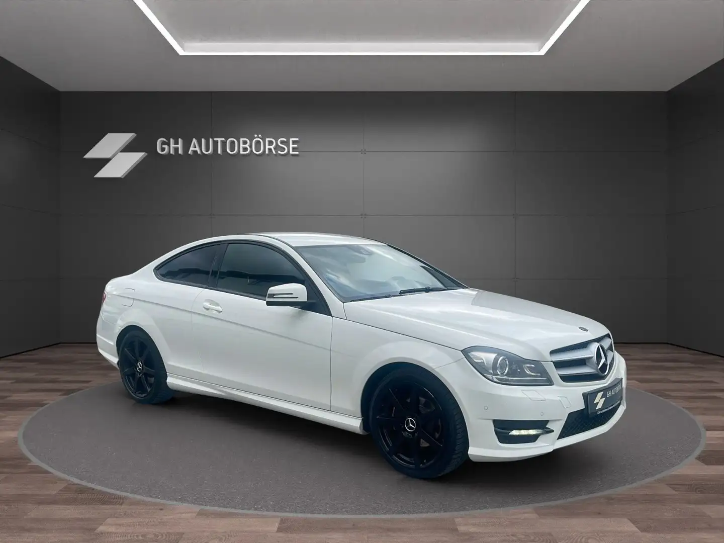 Mercedes-Benz C 250 Coupe CGI AMGLineIBi-XenonI18''AMG Weiß - 2