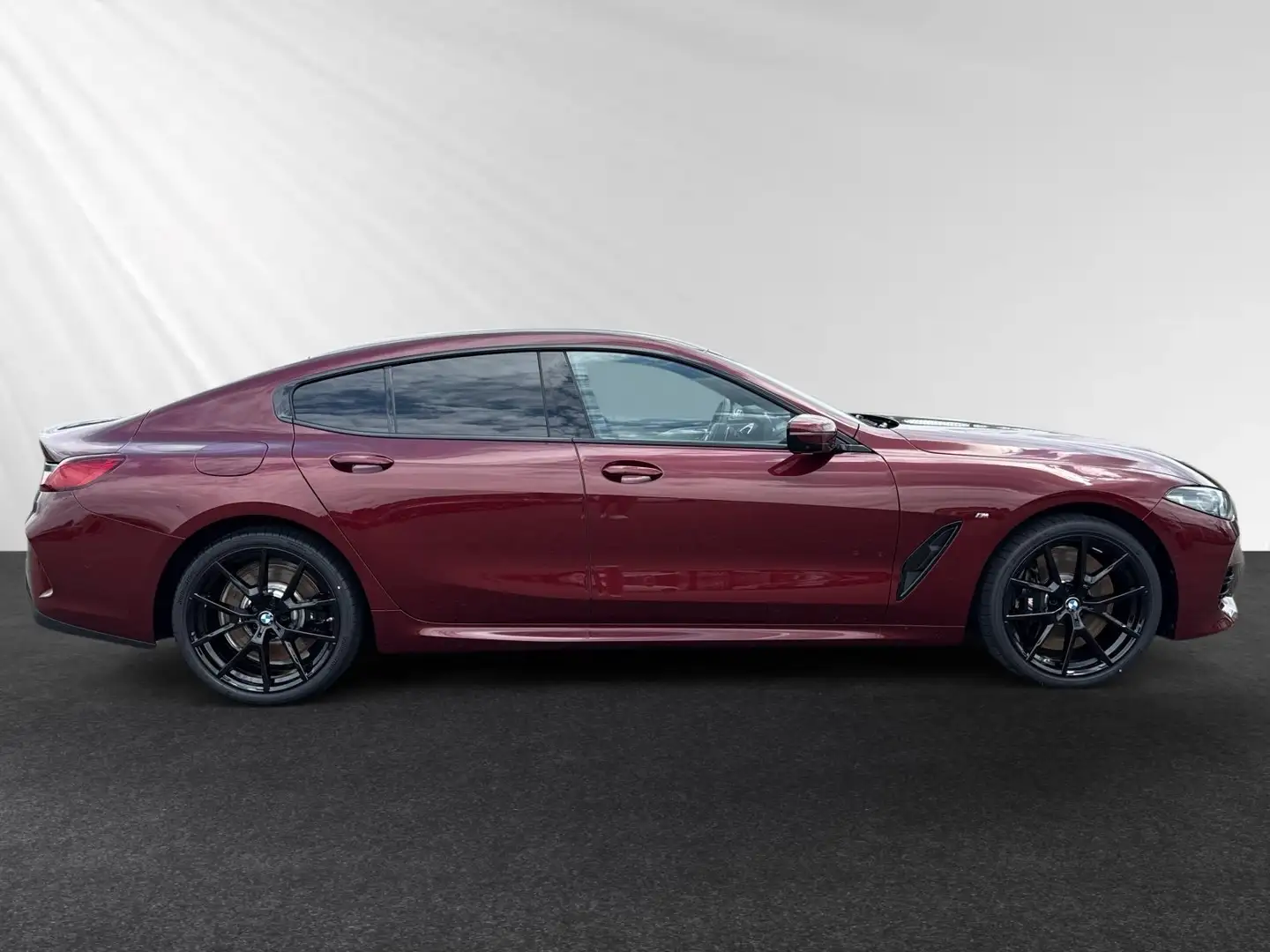 BMW 840 i xDrive Gran Coupé LR 819,-br.o.Anz.48Mon./5' Km Červená - 2