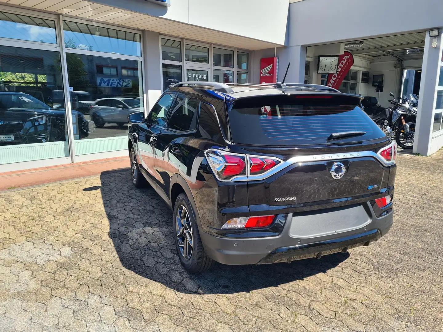 SsangYong Korando E-Motion Titanium Schwarz - 2
