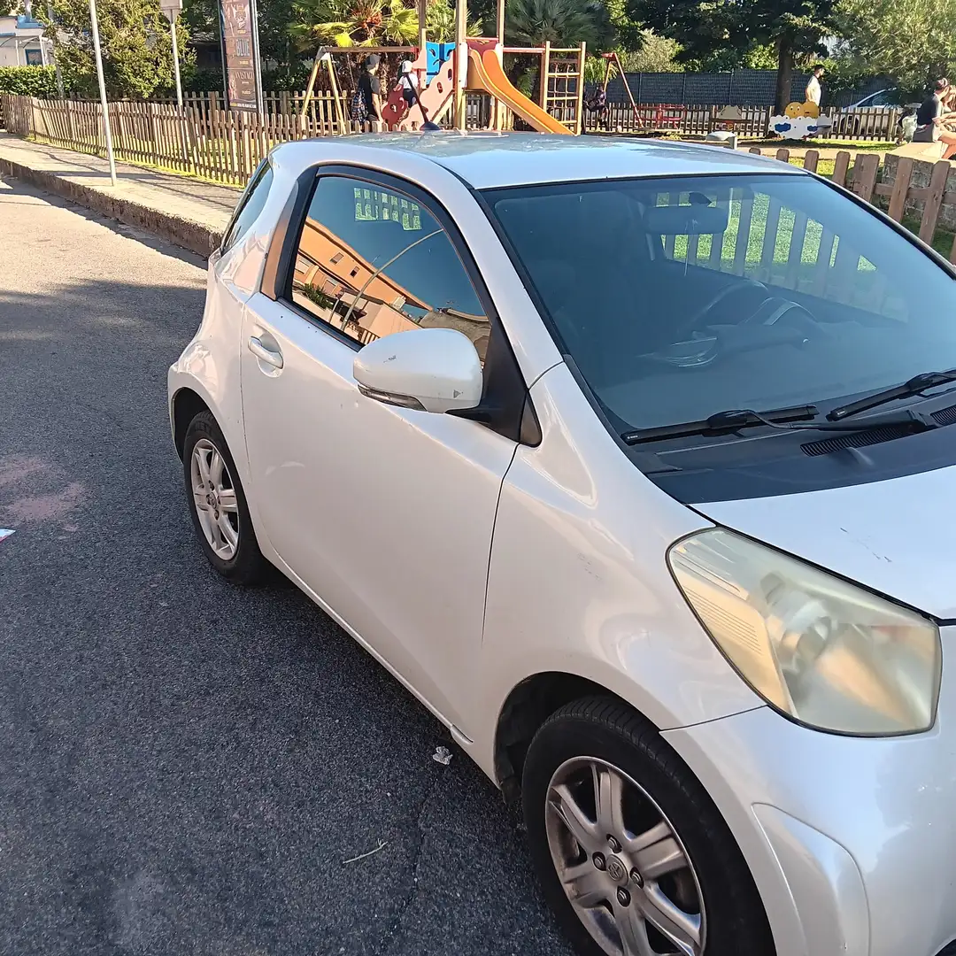 Toyota iQ iQ 1.0 cvt (multidrive) - 1
